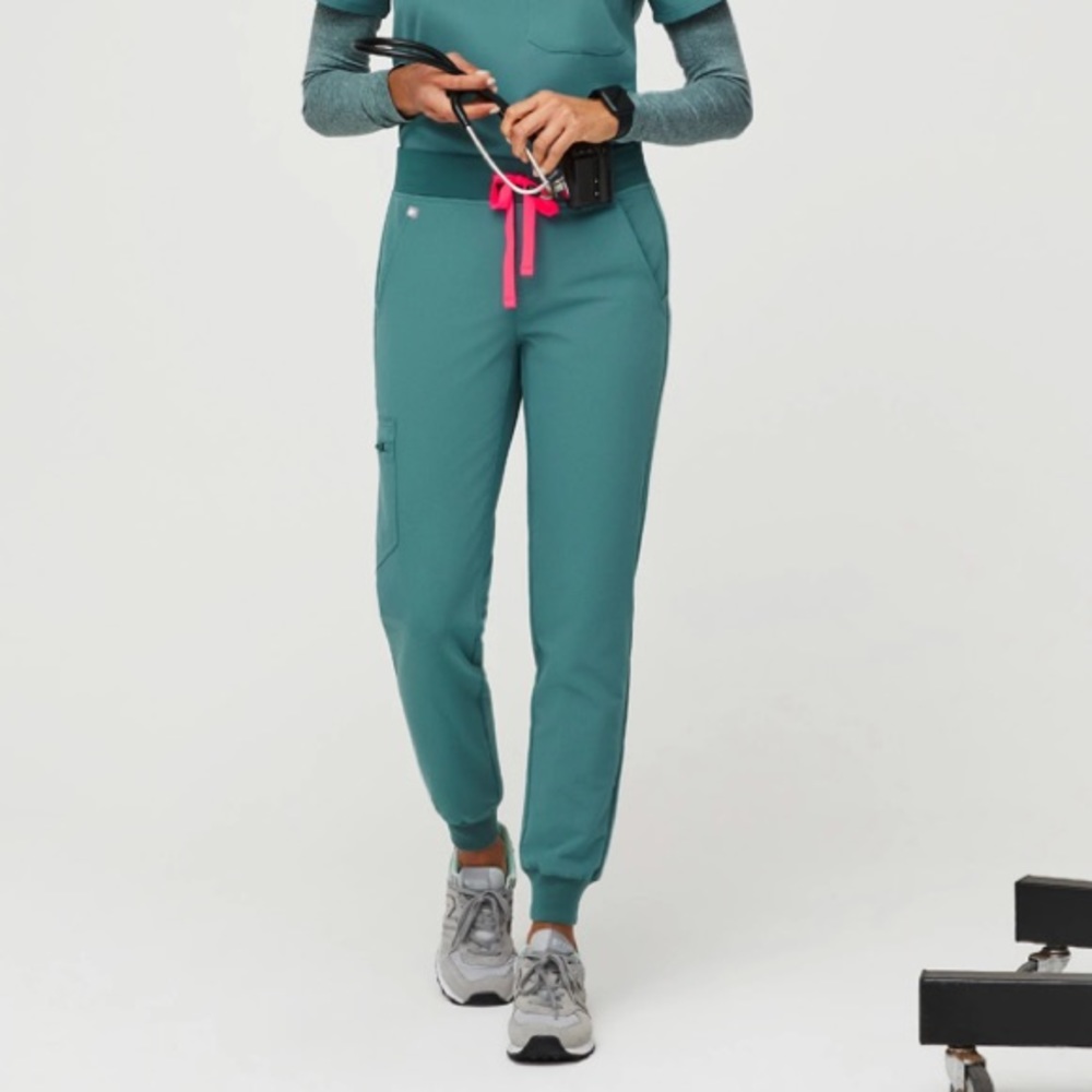 Hydrogreen Figs women’s scrub joggers